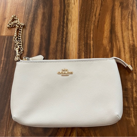 Coach Handbags - NWOT Coach wristlet